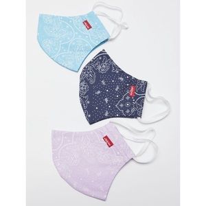 🐼 Levi’s reusable bandana face mask 3/$25